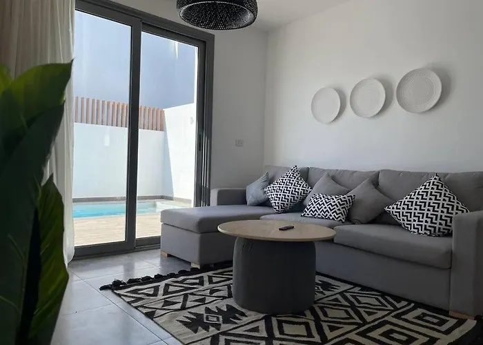 Apartment 2 Bedroom With A Private Heated Pool In Sholan2